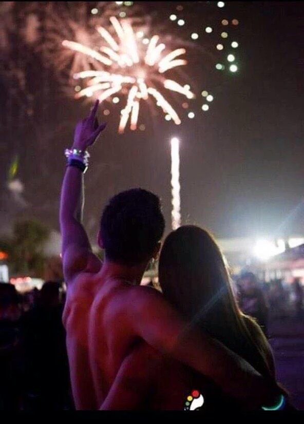 sttswpps's tweet image. Por um ano novo assim ❤😍