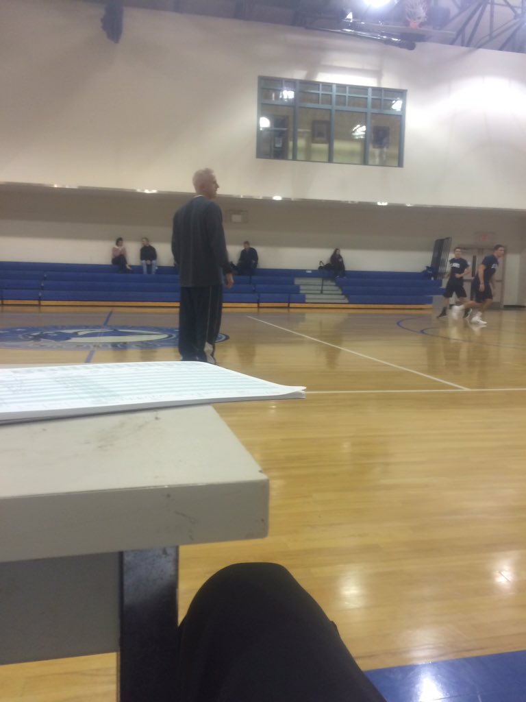 Cyoball4life's tweet photo. 6 division 1 scouts are hear to watch Pat Dever and Billy "the phenom" Wolfe https://t.co/LldL1bApPD
