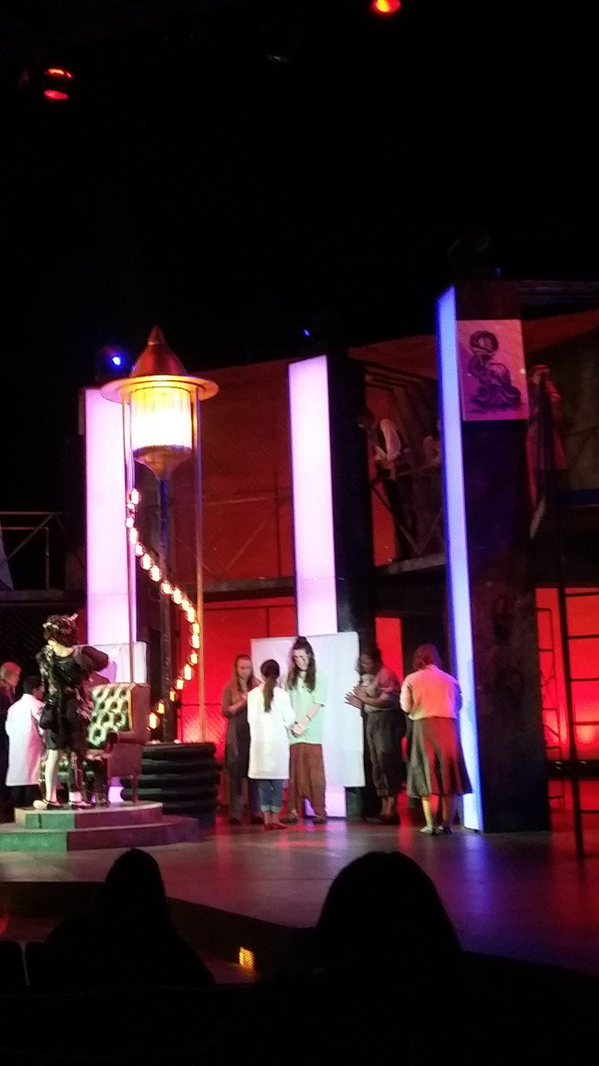 ThelmaGantz's tweet photo. "GOODBYE TO YOU, MR.VIPER"

#sdsufaustus https://t.co/Mq8KfclxM6
