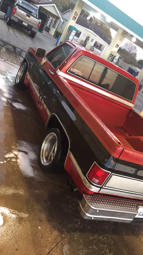 Hernan308's tweet image. Washed my "useless" dropped truck today😏😏 #hateonit #butudriveacivicbro