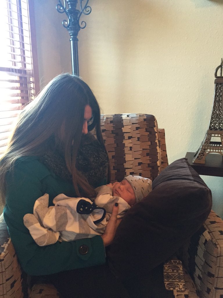 JacketVolleybal's tweet photo. We met the newest member of the Jacket family! Meet Beckham White ☺️😍 https://t.co/W8TnELEuME