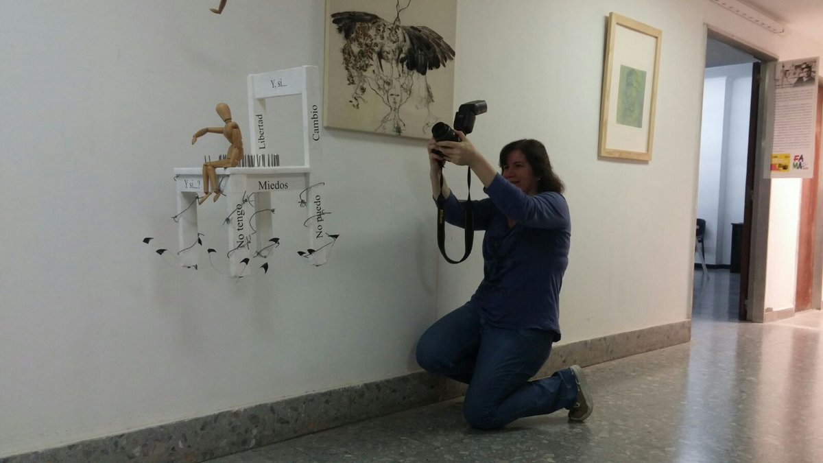 FAMAtandil's tweet photo. [AHORA] Participantes del Concurso Fotográfico aprovechando las últimas horas de #FAMA2015 @DifusionUnicen https://t.co/Kcs9rzIl2m