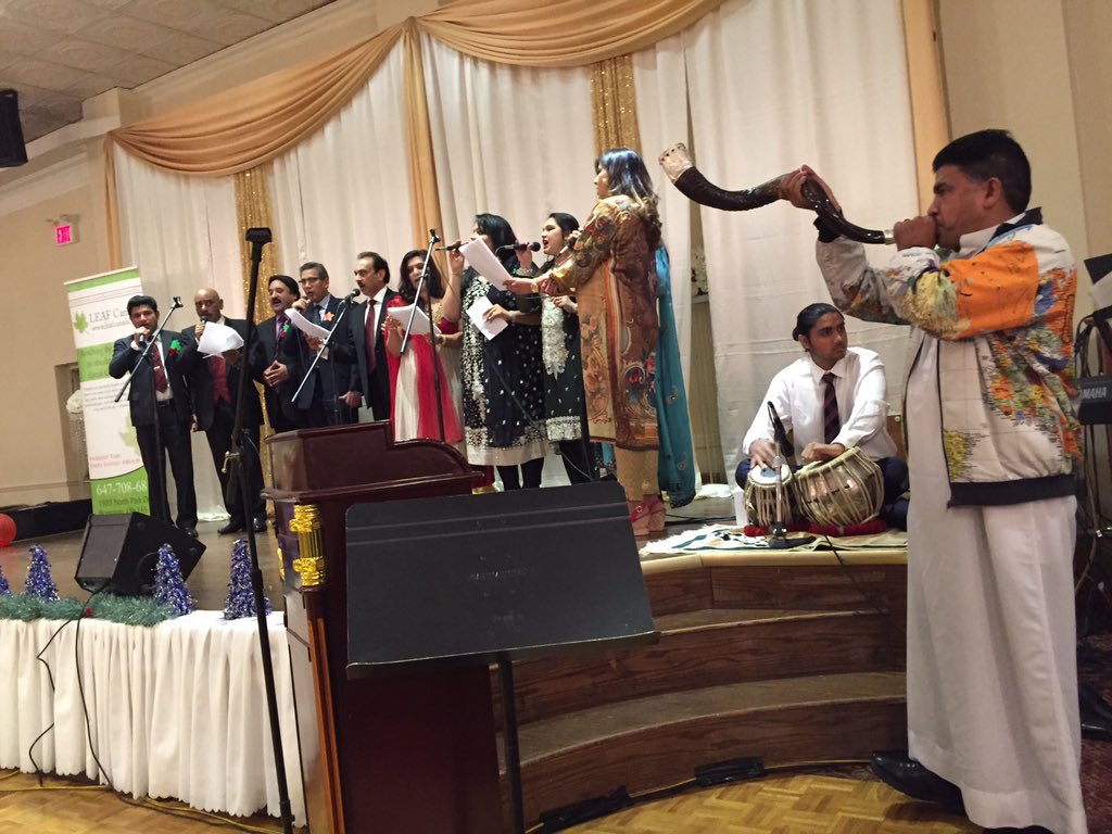 sendtoronto's tweet image. Celebrating Jesus with #LEAFCanada this evening #greatmusic #greatfood