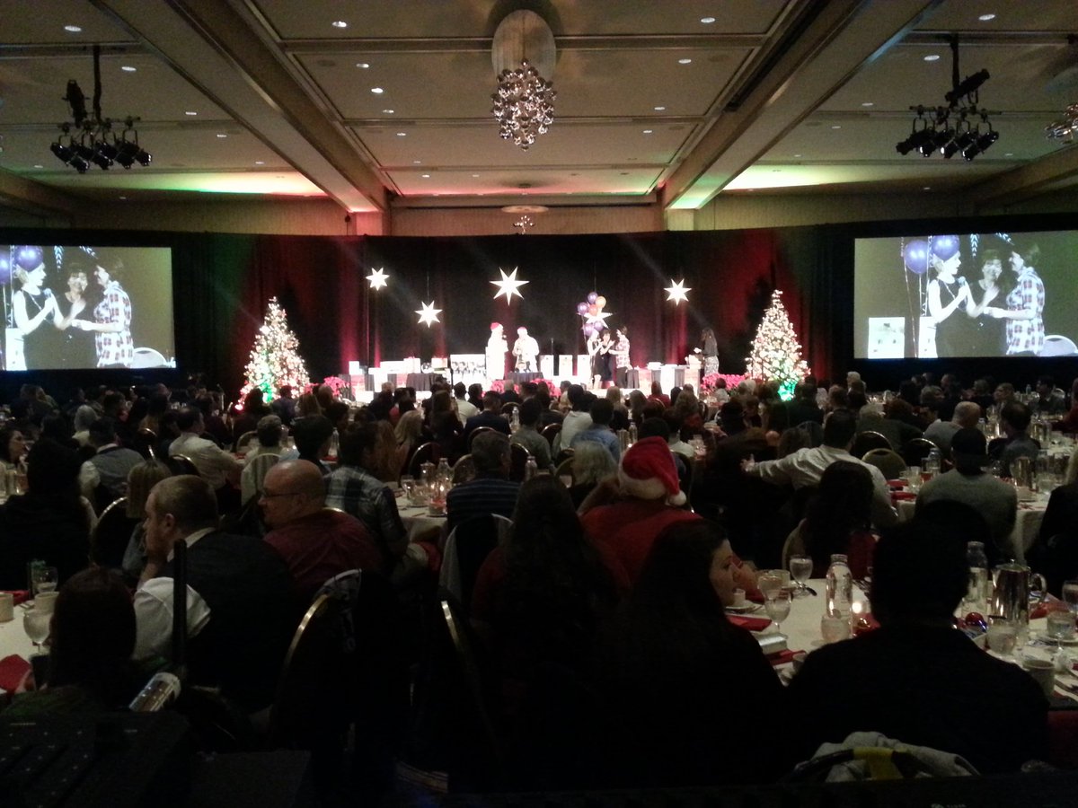 Think_AV's tweet image. Lots of cheer being gifted tonight with @BobsRedMill at @HiltonPortland #bemerry #portlandevents #eventlife #thinkav