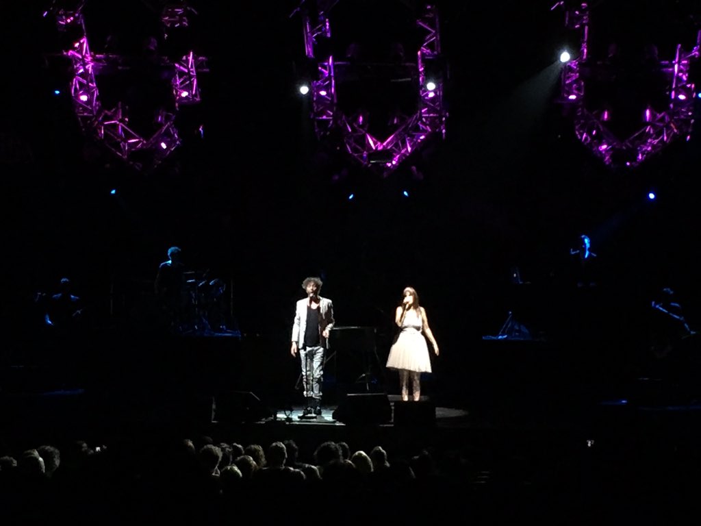 Hermosa <a href="/FabianaCantilo/">Fabiana Cantilo</a> vestida por <a href="/MariaPryorOk/">Maria Pryor</a> #FitoPaez #GranRex 👗👠