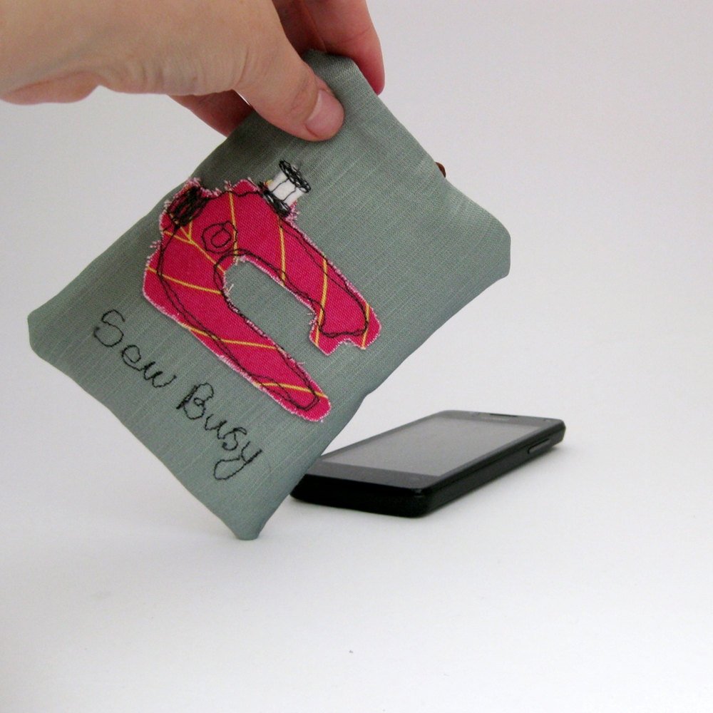 martisanne's tweet image. Phone pouch, mp3 case ,sewing applique, soft case, gadget pouch, c… etsy.com/listing/192189… #Etsymntt #SoftPhoneCase