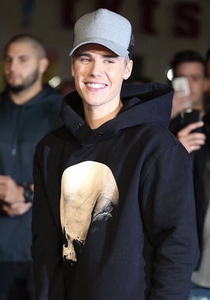 Biebertivities's tweet photo. Christmas list: https://t.co/LZQGm4u89l
