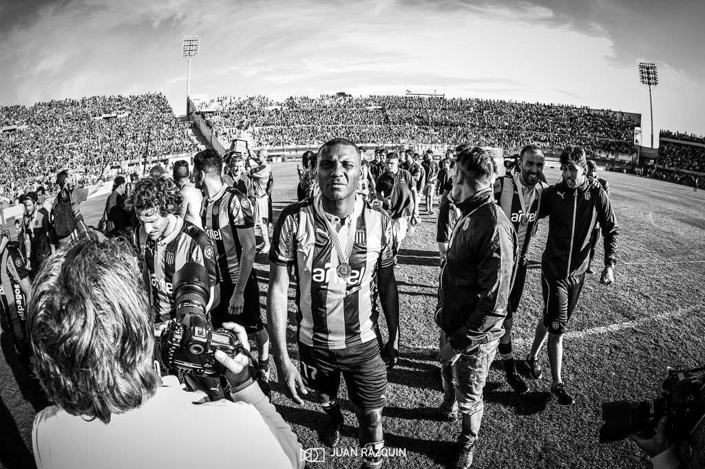 JuanRazquin's tweet photo. #zalayeta está feliz. @OficialCAP #peñarol #redmanya https://t.co/YAMmSB2Vcl