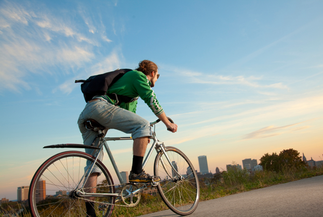 mental_floss's tweet photo. This App Shows Biking Is Quicker Than You Think — https://t.co/XQNLcRoEvB https://t.co/WQg3ntJAiZ