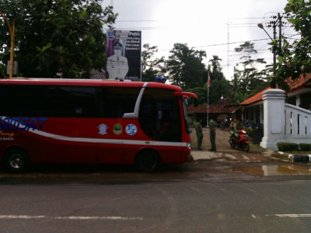 RTMC_PoldaJabar's tweet photo. 09.23 Samsat keliling Polres Cimahi di kecamatan Cikalongwetan Kab.Bandung Barat dari jam 09.00 s/d 13.00 https://t.co/GtflcqZFmR