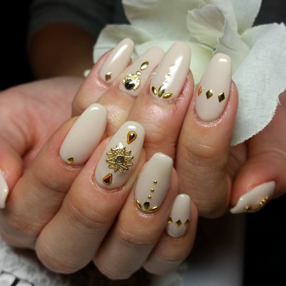 Nailsalon Treail Nail ネイル ジェルネイル スカルプ 大阪市 城東区 緑橋 鴫野 中浜 ネイルサロン 冬ネイル クリスマスネイル スタッズネイル T Co Bfmp5ad8uk