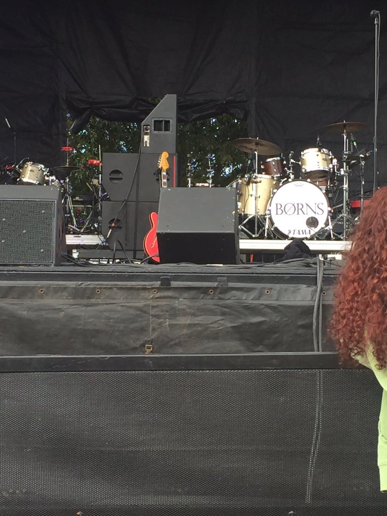 sarahlynn5511's tweet photo. My feet are 100% broken. But it was 10000% worth it. #bigticketfest @bornsmusic @bigticketfest https://t.co/eQiyNIcF5d