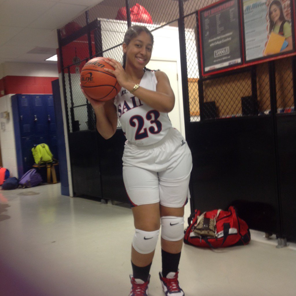 queenbesteee's tweet photo. #STMGirlsBasketball #STMSquad #SeniorYear https://t.co/X0zEmqR3tw