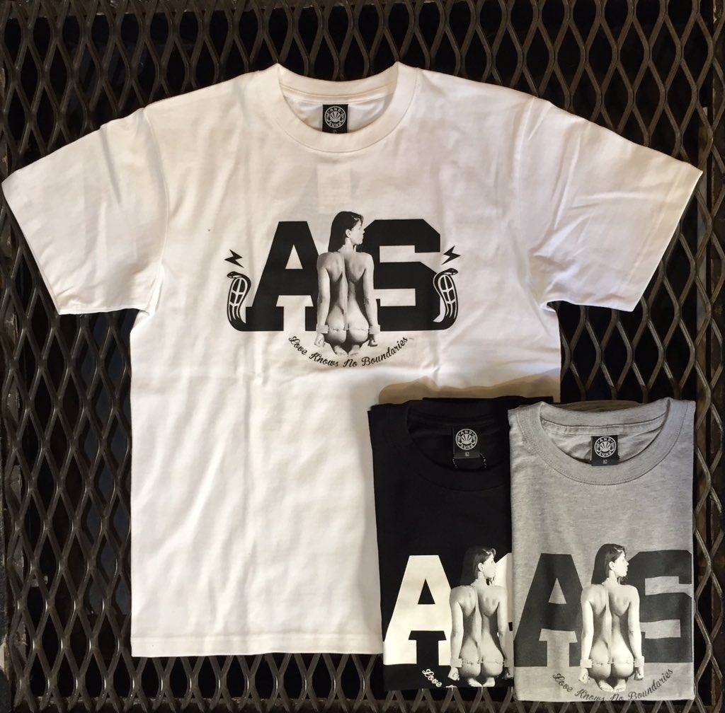 ANDSUNScrew's tweet photo. 【SHADES OF GRAY TEE】
ボンテージイメージを連想させるデザインのTee。
Shop / VAULT : 03-5785-3214
#andsuns #as2003 #tee https://t.co/dGXxmmEZVO