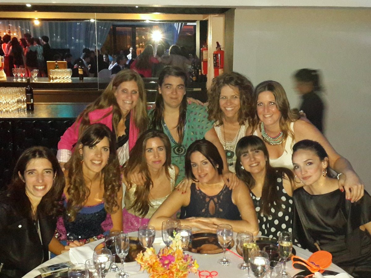 elPuntano's tweet photo. #labodadedora La mesa 7, la más GROSA,  lejos !!! https://t.co/j7IQ4CZqCp