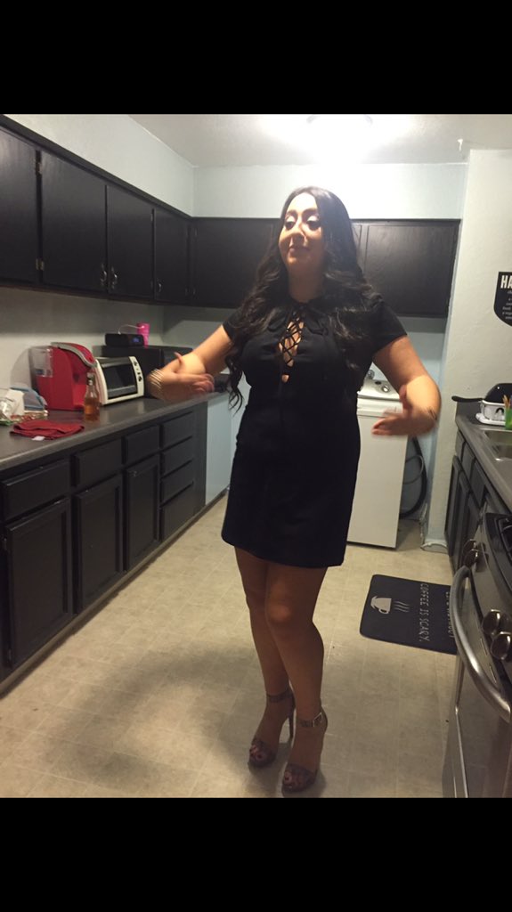 Lexishhh's tweet image. walking into finals week like 😭🙃 #4essays #2projects #2finals #bye