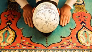 mm541694's tweet photo. ما دُمت في كف الرحمٰن آمنا
فلا أخشى من المقدور يؤذيني
سلمت أمري للرحمٰن واثقـا
بأن ربي يكفيني ويرضيني❀
#للجنة_نسعىツ https://t.co/BfRBpTCSbB