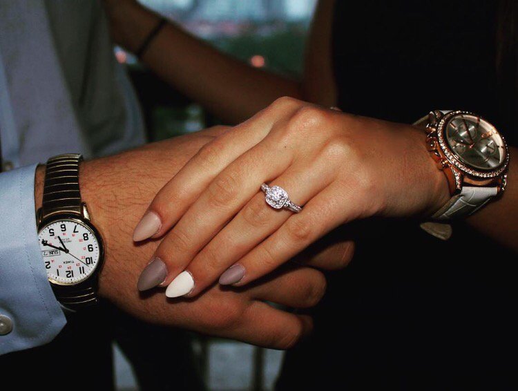 amuellerrrr's tweet photo. So this just happened😍💍 #engaged #tomybestfriend #love #heputaringonit #futuremrsdusenberry https://t.co/Rx22a4kBvI