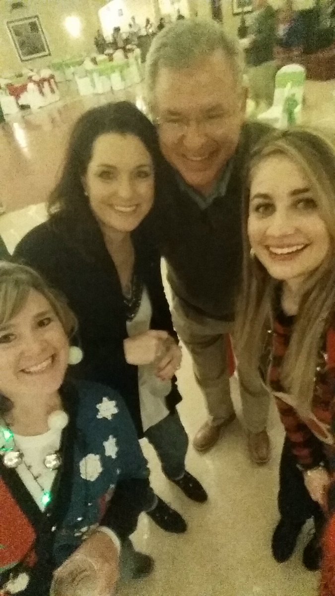 jadesmith34's tweet photo. Christmas parties are always a good time. 🎄🎁 https://t.co/dhWRxaO43L