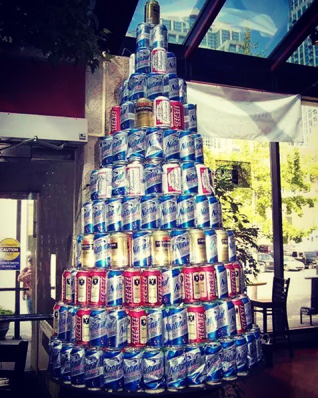 twang_official's tweet photo. It's the most wonderful time for some beers. 🍻 https://t.co/Vfsjd8xJt7