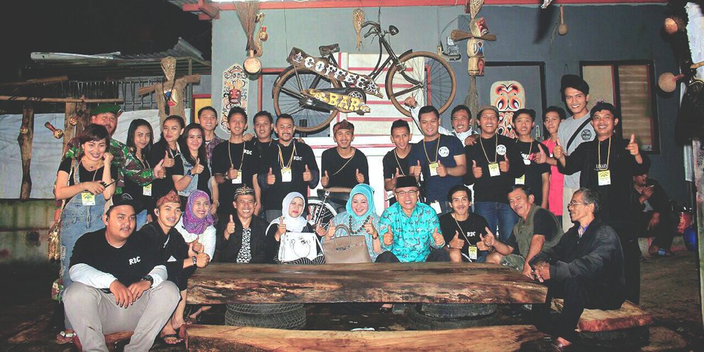 Terimakasih untuk pak camat kelurahan andir telah menyempatkan datang ke event Andir Culinary Night sabtu kemarin :)