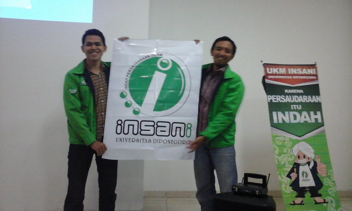 InsaniUNDIP's tweet photo. Barakallah kepada akhina @umarsyfiq yg terpilih sebagai masul insani 2016
#muktamarinsani2015
#primemorality https://t.co/utKi6htPy7