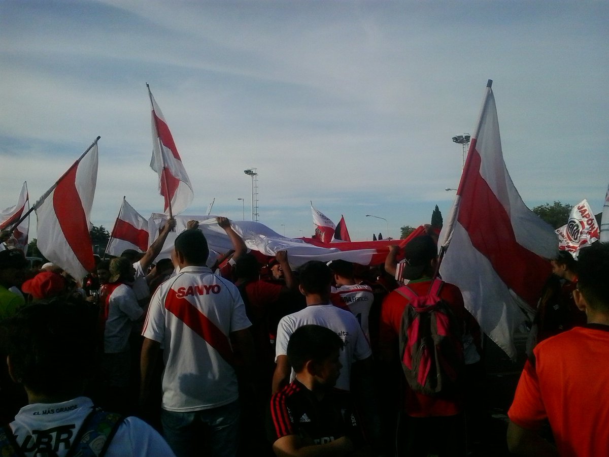 SamyCosta5's tweet photo. Y si señor de la mano del Muñeco vamo' a 🇯🇵 ♪ que lindo es ser hincha de River ⚪🔴⚪ @La14twitera https://t.co/BjRs5SSmWL