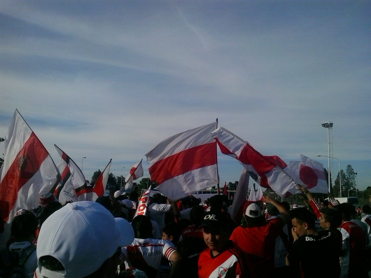 SamyCosta5's tweet photo. Y si señor de la mano del Muñeco vamo' a 🇯🇵 ♪ que lindo es ser hincha de River ⚪🔴⚪ @La14twitera https://t.co/BjRs5SSmWL