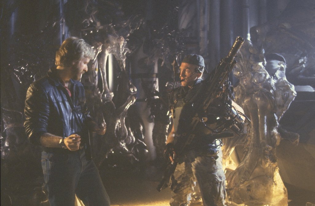 From everyone at AvPGalaxy, happy 59th birthday to the ultimate badass Mark Rolston aka. Drake from Aliens! 