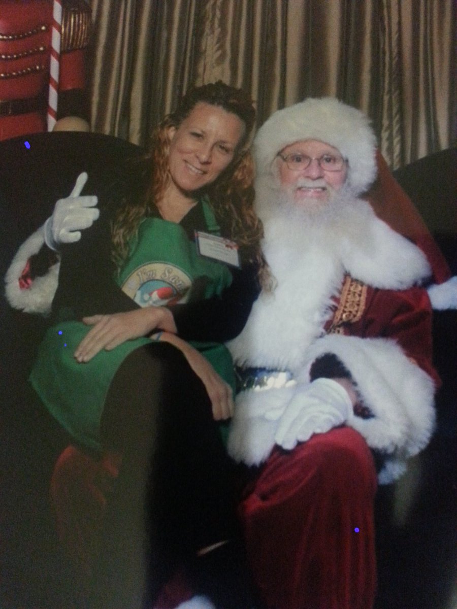 jrzygrl33's tweet photo. 🎅📷🎅 #SantaSet @ShopFreehold  9am to 9 pm Photos 🎅 Visit The Set 🎅 https://t.co/oXHIYD9Hge