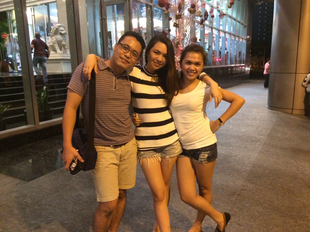 viensausage's tweet photo. Gaabot ang mga labad sa Michaels! Hahahaha #Iliganon #Michaelite @MykRoco @Marieonss https://t.co/vcTC7wNSRC