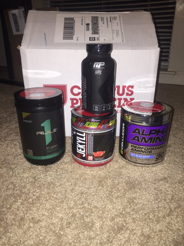 CP_Chelsea's tweet image. This is why you should order for campus protein! Left picture: what I bought! Right picture: what I got for FREE!