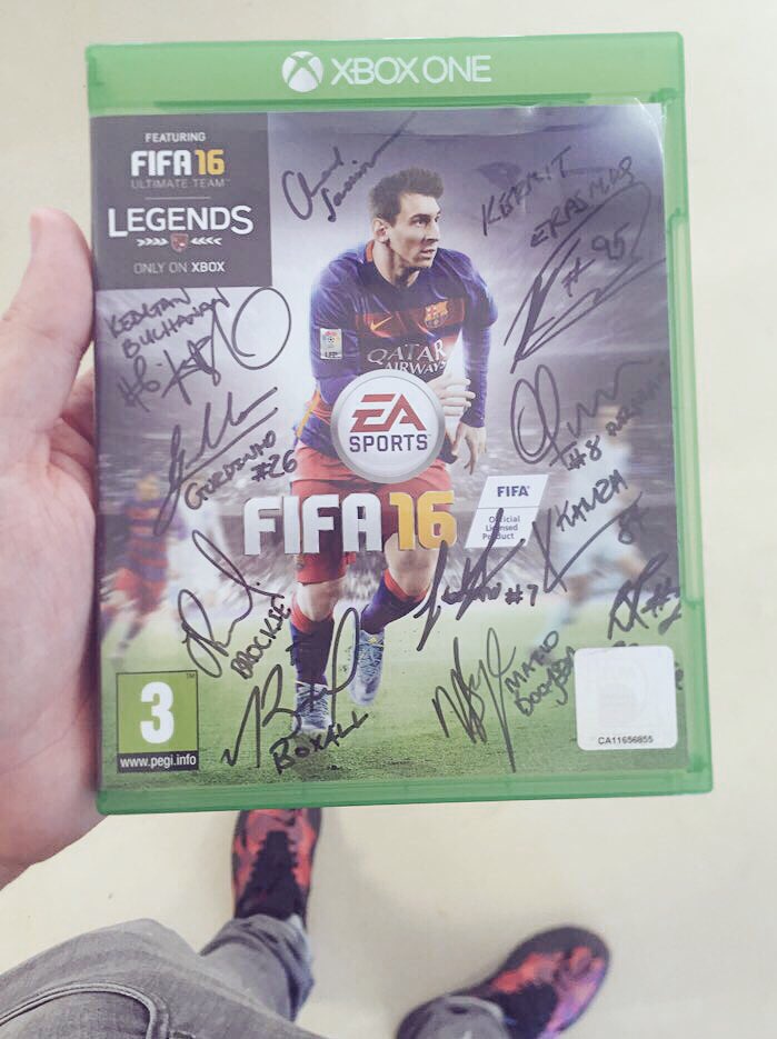 YesWeCrann's tweet photo. This comp will run until 13h00... Get your entries in and you could win this SUPER exclusive prize. #CelebFIFASA https://t.co/5qQdCjVYEM