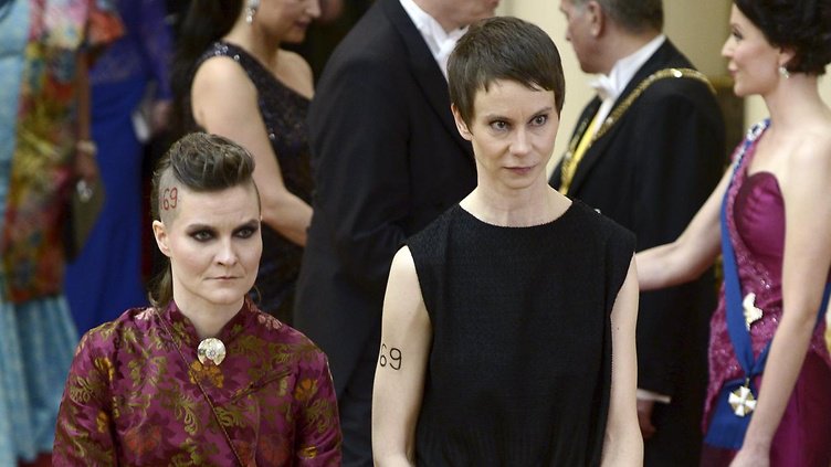 Linnan juhlissa poliittinen kannanotto alkuperäiskansojen oikeuksien puolesta
mtv.fi/uutiset/kotima…
#MTVUutiset