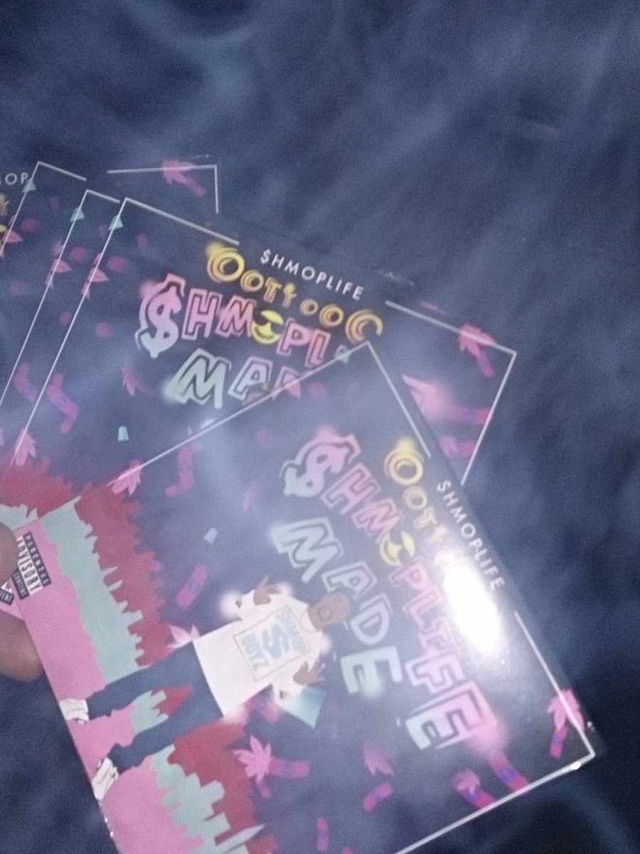 PayorCrew's tweet photo. @RealOotyOoo gave me with these mixtapes after the show #shmopboy #shmoplifemade #ootyoo https://t.co/sm2Ap0NLEt