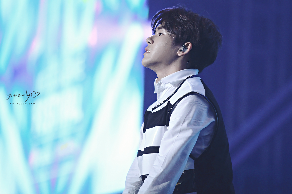 Ryntari_Zhu's tweet photo. Hoya ♥♥ RT @InfiniteUpdates: [PIC] 151206 HQ Pepsi Concert - Hoya (cr:Yours Only) https://t.co/yqKoyzeSWR https://t.co/3WU7B2C60x