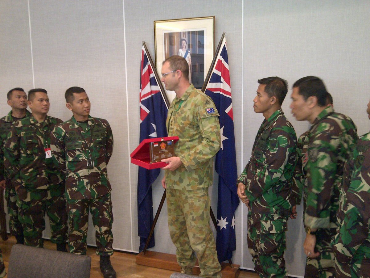 IKAHANid's tweet photo. Today Colin East Awardee 2015 visited RAE School of Mil Engineering Explosive Detection Dog #CEA2015 https://t.co/4wK2qBqdGy