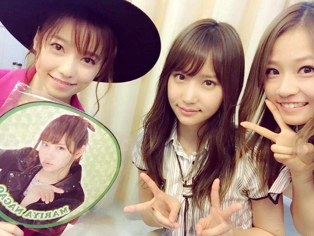 mariyagiii310's tweet photo. 突然ですが、卒業発表しました。前向きな卒業です！どうかファンのみなさんこれからもよろしくお願いします …◟̆◞̆劇場にぱるが来てくれた💟どこから入手したのか団扇もって笑 https://t.co/RkdysSzoQn
