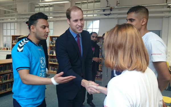 factually_royal's tweet image. The Duke of Cambridge arrives at #Saltley Academy in Birmingham (pic via @KensingtonRoyal)