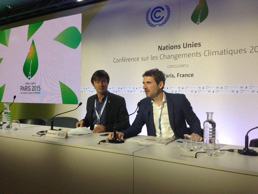 En conférence de presse au Bourget avec <a href="/M_Orphelin/">Matthieu ORPHELIN</a> pour décrypter la #COP21 à mi parcours. <a href="/fondationhulot/">Alberto Carney</a>