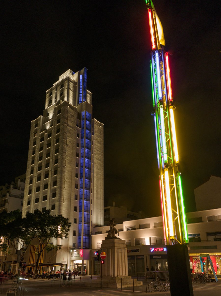 lea_lighting's tweet photo. #livréen2015 #deliveredin2015 #3 #festival #lesinvites #villeurbanne #scenographienocturne #urbanartnight #lightart https://t.co/Z1Bc2soyrZ