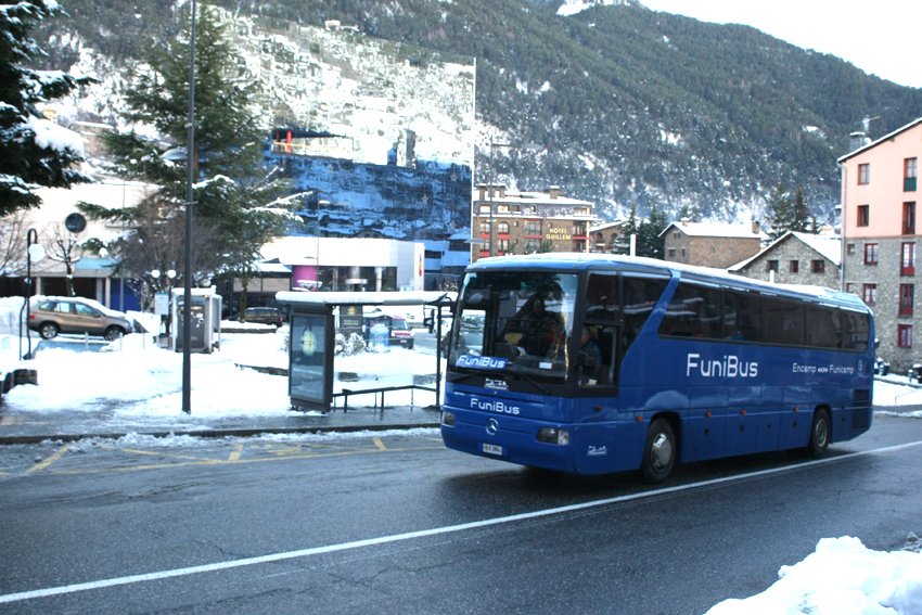ComuEncamp's tweet photo. El Funibus t'acosta l'esquí a Encamp! https://t.co/SSxtvvteWk #Funibus #AgendaEncamp https://t.co/Up4jC25OVp
