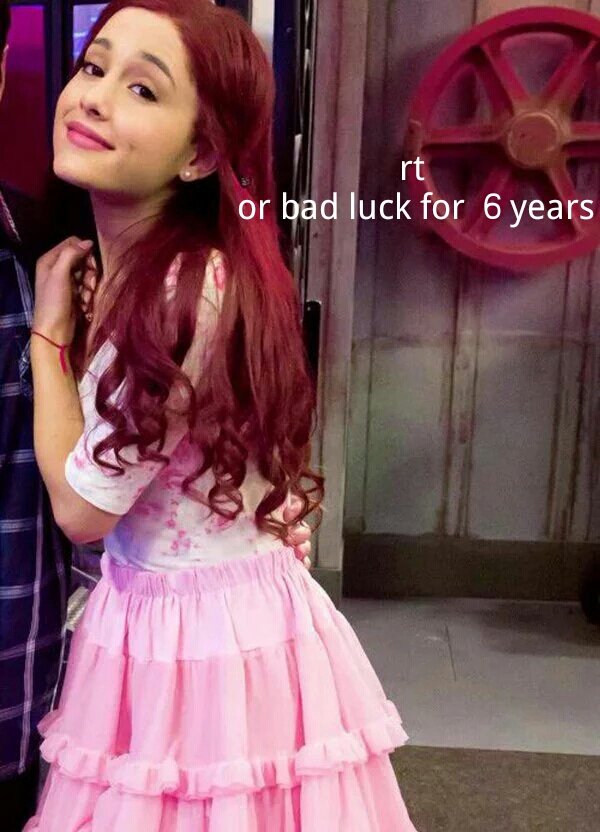 Look at the 2014 Cat Valentine it makes me want to cry so much ugh 😭