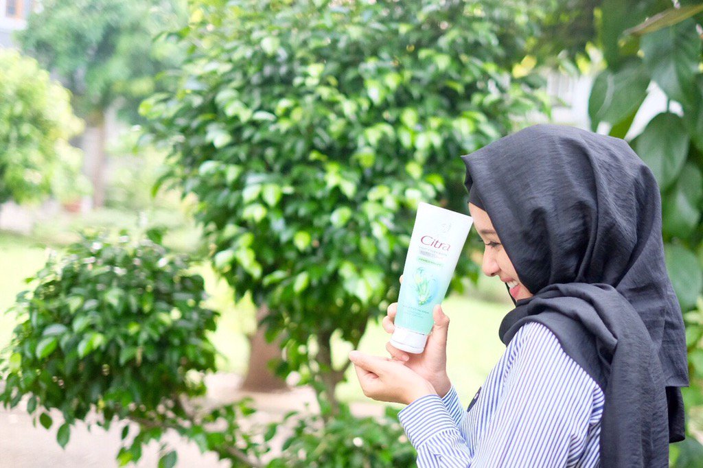 Bellaudyaa's tweet photo. Selalu suka deh sensasi setelah pakai #CitraWakame yg cepat meresap &amp; terasa segar tanpa rasa lengket @CantikCitra https://t.co/trhr0ORLzd