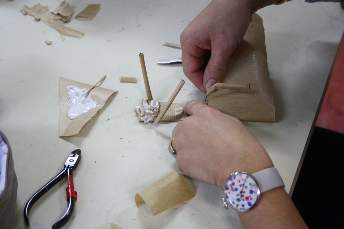 atelier sculpture papier avec Philo