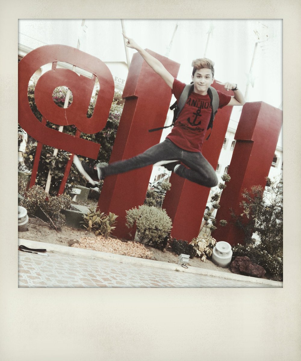 gabrielmonstere's tweet photo. Happy 111 years, BulSU! π #FoundationWeek2015 π https://t.co/6hZSh8wHzK