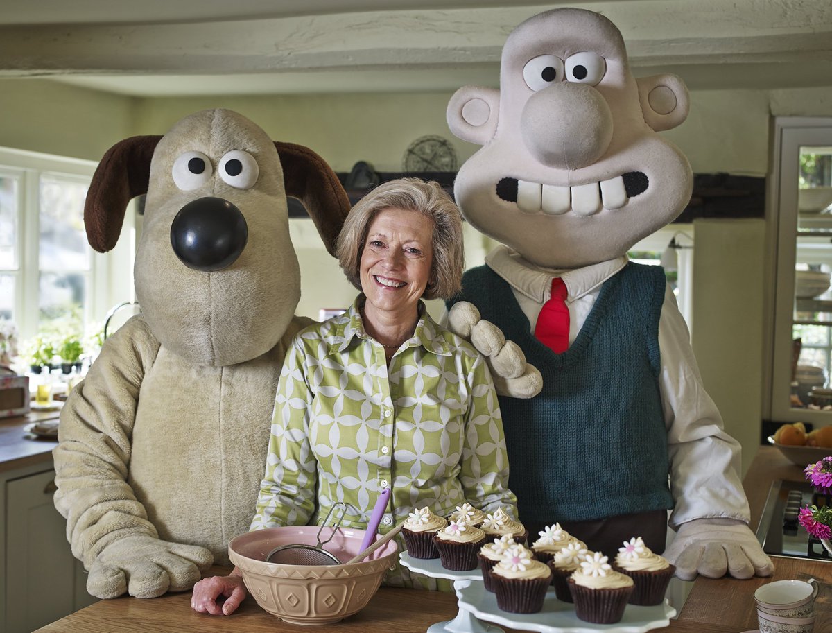 Royal Baker <a href="/FionaCairns/">Fiona Cairns Ltd</a> launches #BIGBake in aid of <a href="/Wallace_Gromit/">W&G Children Charity</a> Childrens Charity sloanmagazine.com/fiona-cairns-s…