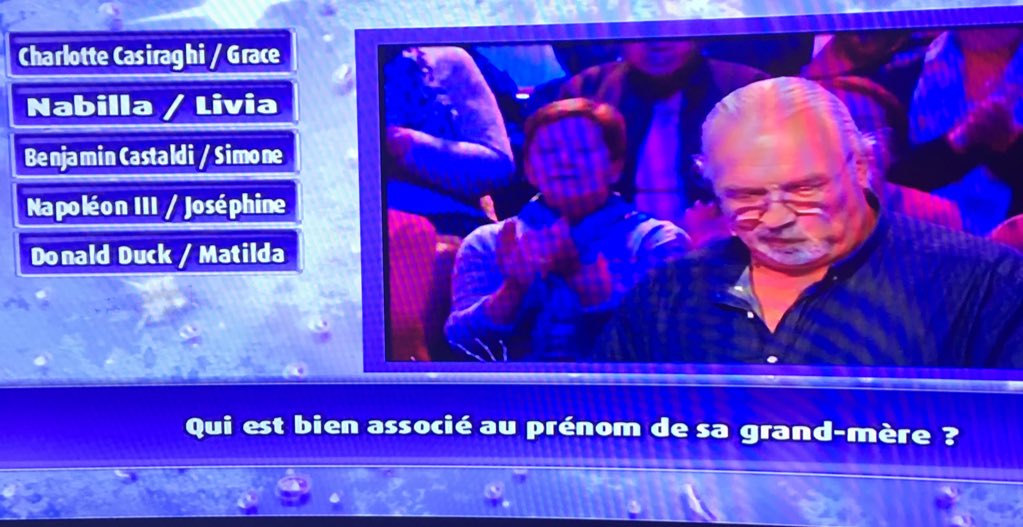 Nabilla's tweet photo. Regarde Mémé !!! @liviaceccaldi https://t.co/SVAtD8Nmz5