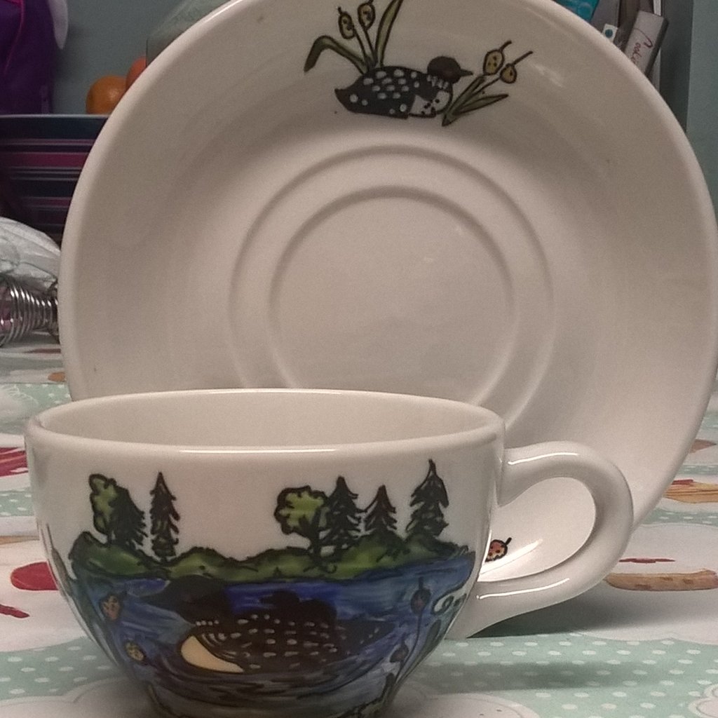 lollycandc's tweet photo. Latest commission 4x Minnesota themed cups & saucers. #loononalake #ladyslipper #snowflakes #norwaypine #Minnesota https://t.co/ip5JmiocSE