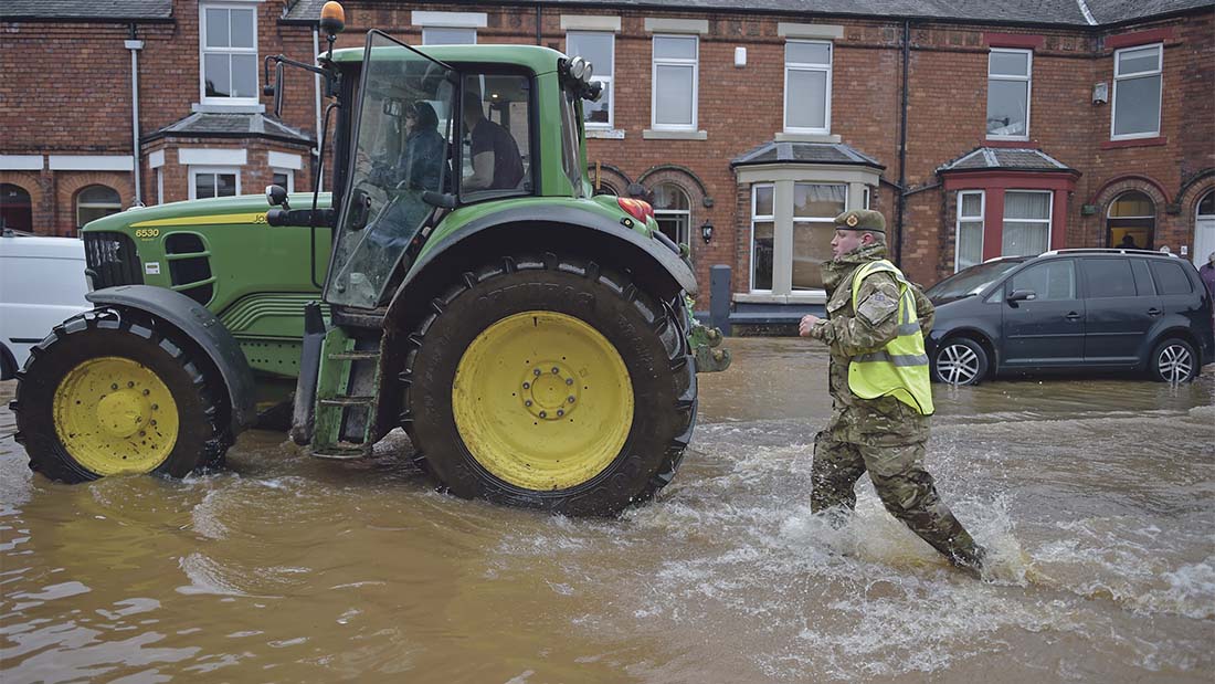 FGoliviamidgley's tweet photo. "It's farming community spirit at its best" - farmers rally to help those hit by #floods https://t.co/u5dWXWZQhZ https://t.co/cOcIbY3kkU